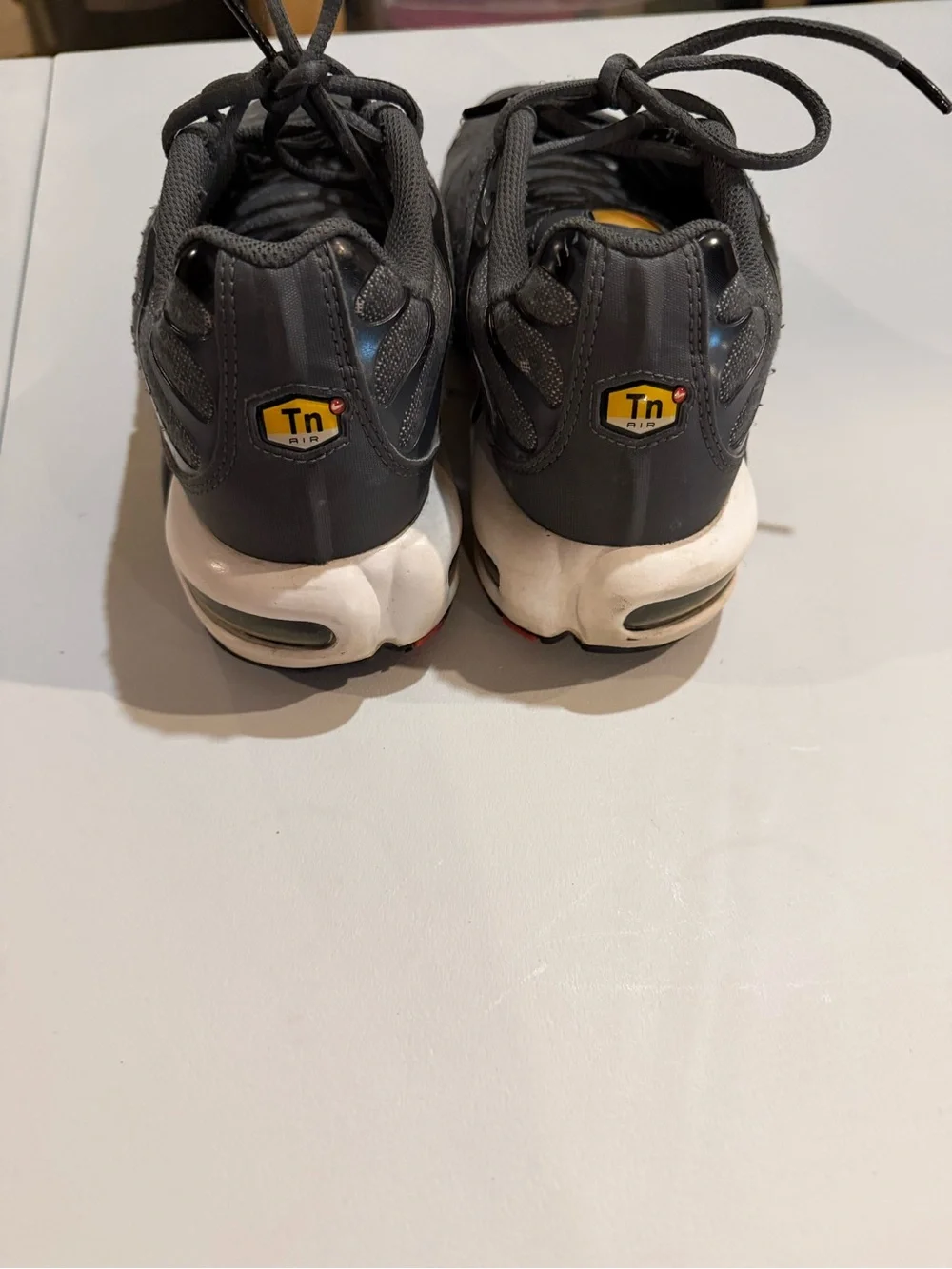 Men’s Nike Air Max size 9.5